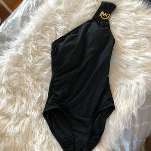 🐳 MICHEAL KORS BATING SUIT🐳